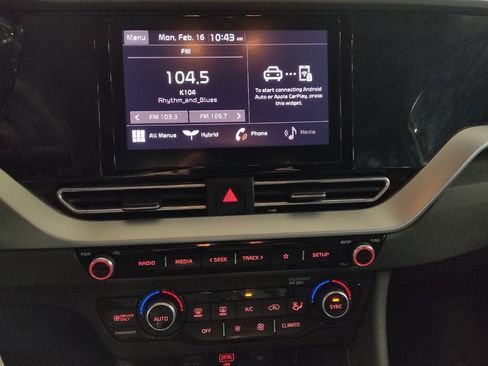 Used 2022 Kia Niro LX image 25