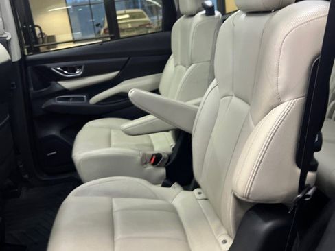 Used 2019 Subaru Ascent Limited w/ Popular Package #2A image 9