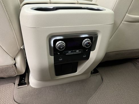 Certified 2024 GMC Yukon Denali AWD/4WD image 13