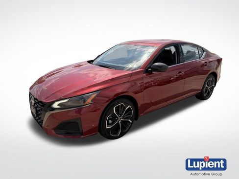 Used 2023 Nissan Altima 2.0 SR FWD image 1