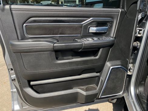 Used 2024 RAM 2500 Laramie w/ Night Edition image 36