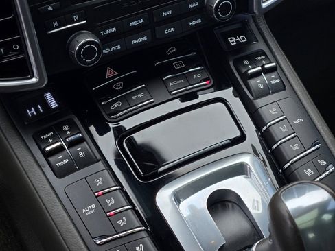 Used 2017 Porsche Cayenne S Platinum image 30