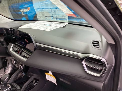 New 2026 Chevrolet TrailBlazer LT w/ Convenience Package FWD image 17