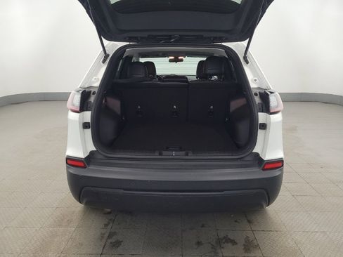 Used 2019 Jeep Cherokee Latitude Plus AWD/4WD image 29