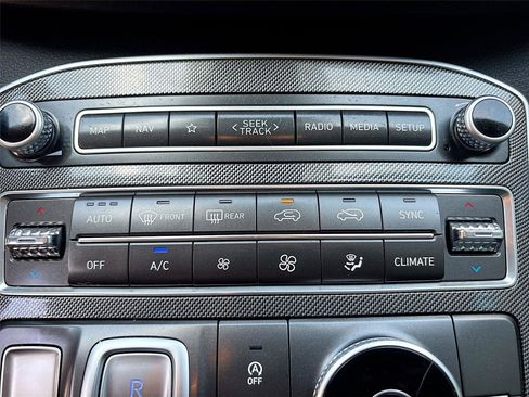 Used 2023 Hyundai Santa Fe SEL FWD image 16
