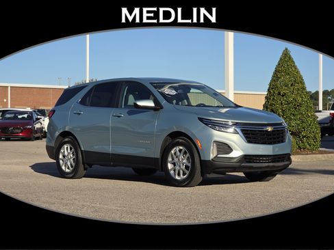 Used 2022 Chevrolet Equinox LT image 1