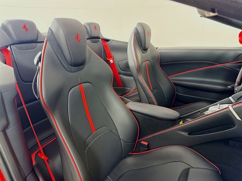 Certified 2025 Ferrari Roma Spider image 23