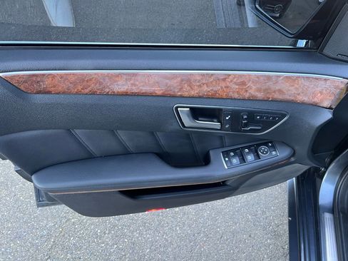 Used 2013 Mercedes-Benz E 350 Sedan image 16