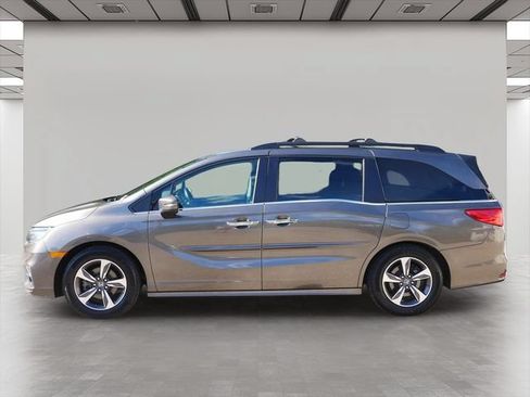 Used 2018 Honda Odyssey Touring image 3