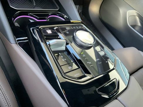 New 2026 BMW 530i xDrive w/ Premium Package image 20