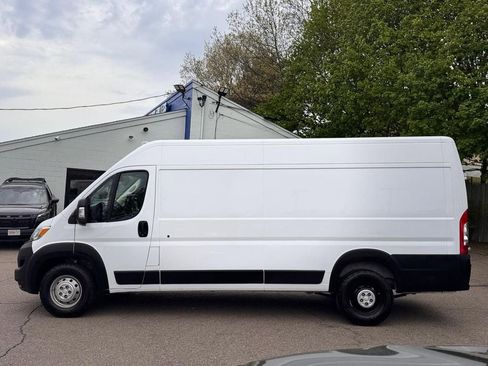 Used 2023 RAM ProMaster 3500 w/ Fleet Safety Group FWD image 3