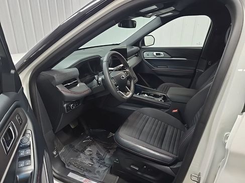 Used 2025 Ford Explorer ST-Line w/ Premium Package AWD/4WD image 35