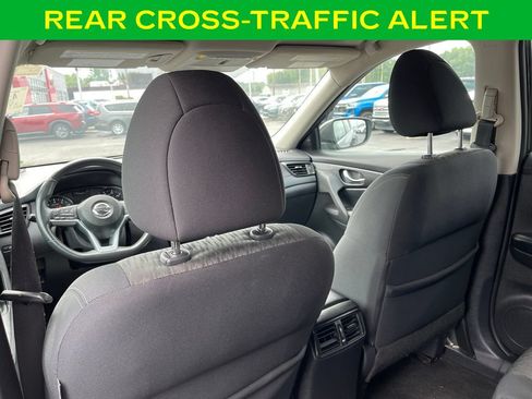 Used 2017 Nissan Rogue SV AWD/4WD image 16