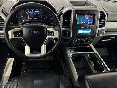 Used 2018 Ford F250 Lariat w/ Lariat Value Package AWD/4WD image 14