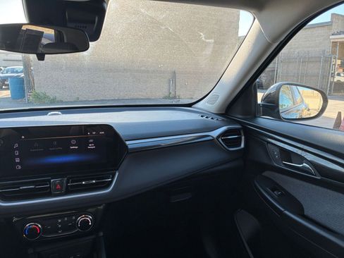 Used 2025 Chevrolet TrailBlazer LT image 34