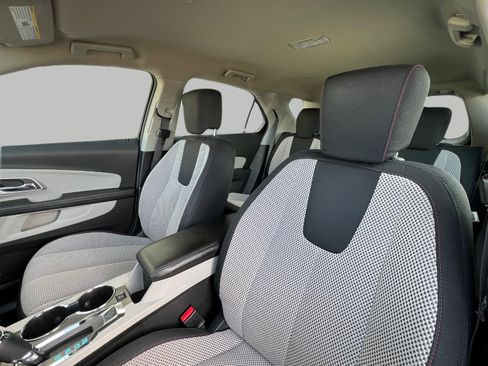 Used 2017 Chevrolet Equinox LS image 21