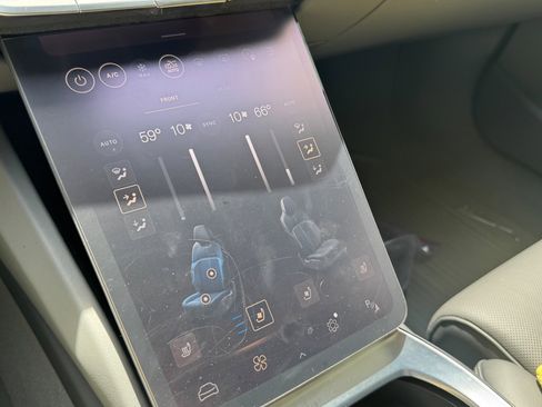 Used 2025 Lucid Air Pure RWD image 15