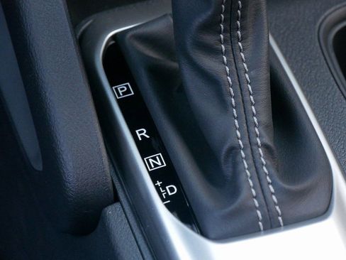 Used 2024 Nissan Frontier SL w/ Technology Package image 22