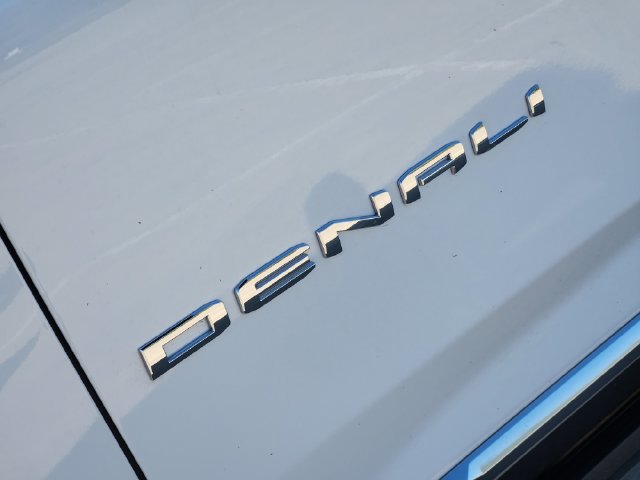 Used 2026 GMC Yukon Denali w/ Sun & Power Step Package AWD/4WD image 11