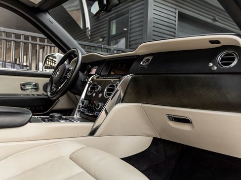 Used 2019 Rolls-Royce Cullinan image 52