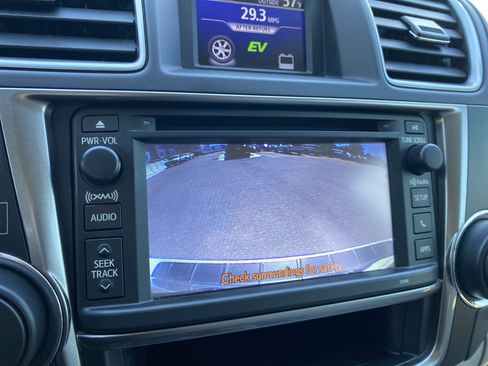 Used 2013 Toyota Highlander Limited AWD/4WD image 31