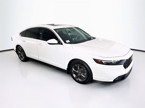Used 2023 Honda Accord EX image 32