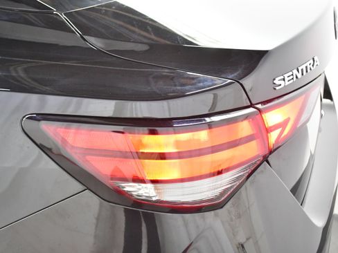 Used 2025 Nissan Sentra SV FWD image 31