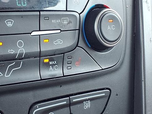 Used 2018 Ford Escape SE w/ Ford Safe & Smart Package FWD image 5
