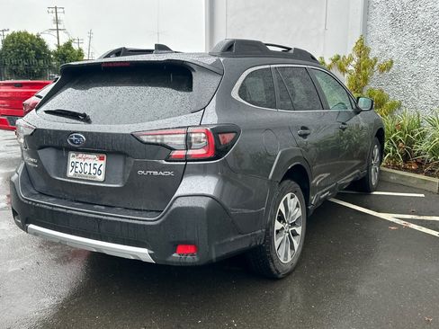 Used 2023 Subaru Outback Limited image 3
