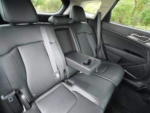 Used 2023 Kia Sportage EX FWD image 31