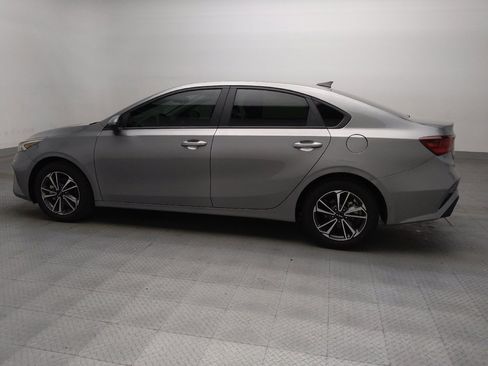 Used 2023 Kia Forte LXS FWD image 3
