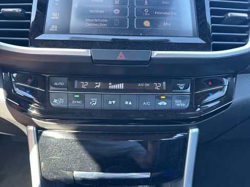 Used 2017 Honda Accord Touring image 25