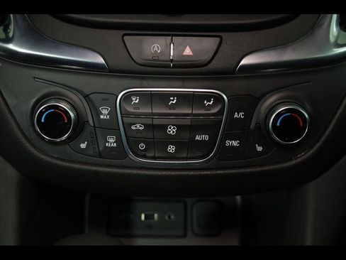 Used 2022 Chevrolet Equinox LT FWD image 12