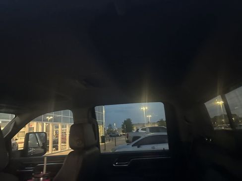 Used 2024 GMC Sierra 2500 SLT w/ SLT Convenience Package image 12