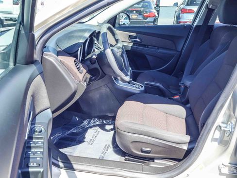 Used 2015 Chevrolet Cruze LT w/ Enhanced Safety Package FWD image 2