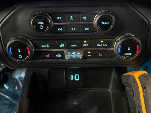 Used 2022 Ford Bronco Badlands w/ Sasquatch Package AWD/4WD image 32
