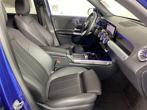 Used 2024 Mercedes-Benz GLB 250 image 11