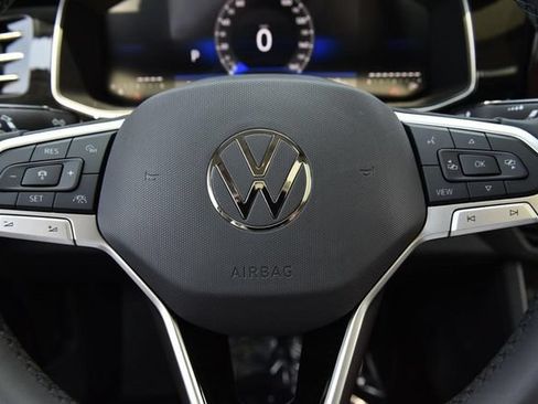 New 2026 Volkswagen Jetta SE FWD image 19