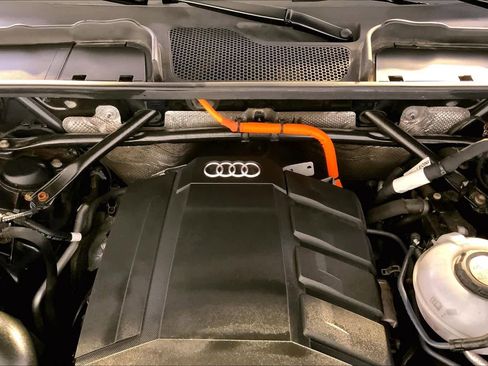 Used 2020 Audi Q5 e Premium Plus image 31