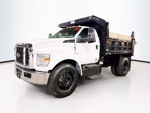 Used 2022 Ford F650 2WD Regular Cab Super Duty image 7