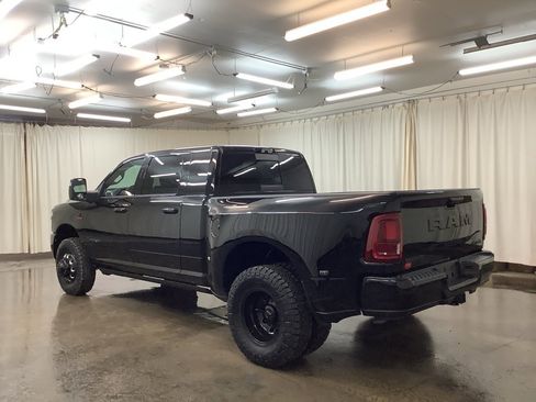 New 2026 RAM 3500 Laramie AWD/4WD image 9