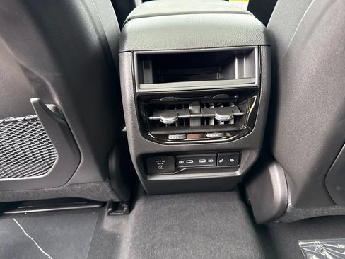 New 2026 Jeep Grand Cherokee Limited AWD/4WD image 23