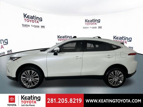 Used 2022 Toyota Venza XLE image 8
