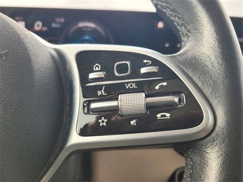 Used 2021 Mercedes-Benz GLB 250 4MATIC image 27