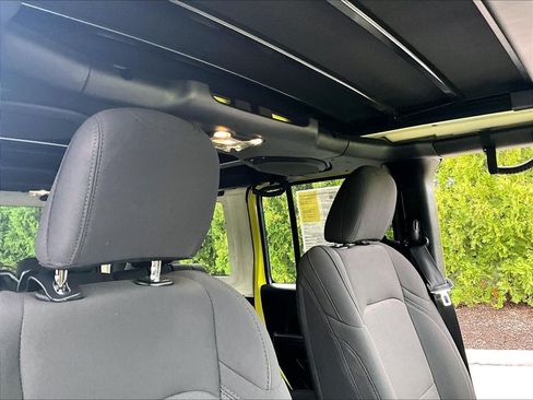 Used 2023 Jeep Wrangler Unlimited w/ Sun & Screen Package AWD/4WD image 22