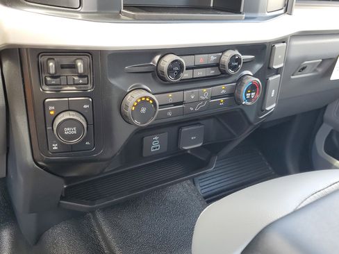 New 2026 Ford F250 XL w/ XL Chrome Package image 20