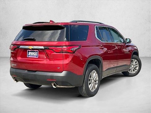 Used 2024 Chevrolet Traverse LT FWD image 2