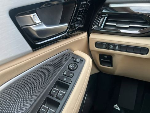 Used 2025 Acura MDX FWD image 31