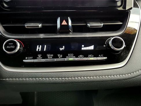 Used 2019 Toyota Corolla SE image 30