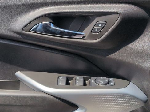 Used 2024 Chevrolet Trax LS FWD image 21